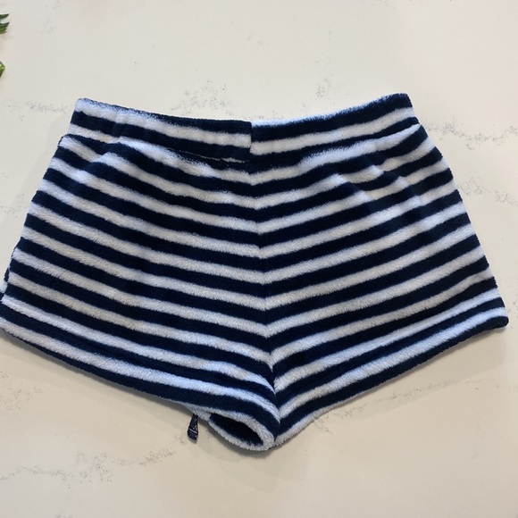 ❗2/$15❗Soft cosy striped shorts with pockets - Picture 3 of 3